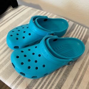 CROCS